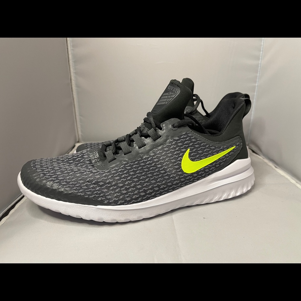 Nike Renew Rival Anthracite Volt running sneaker